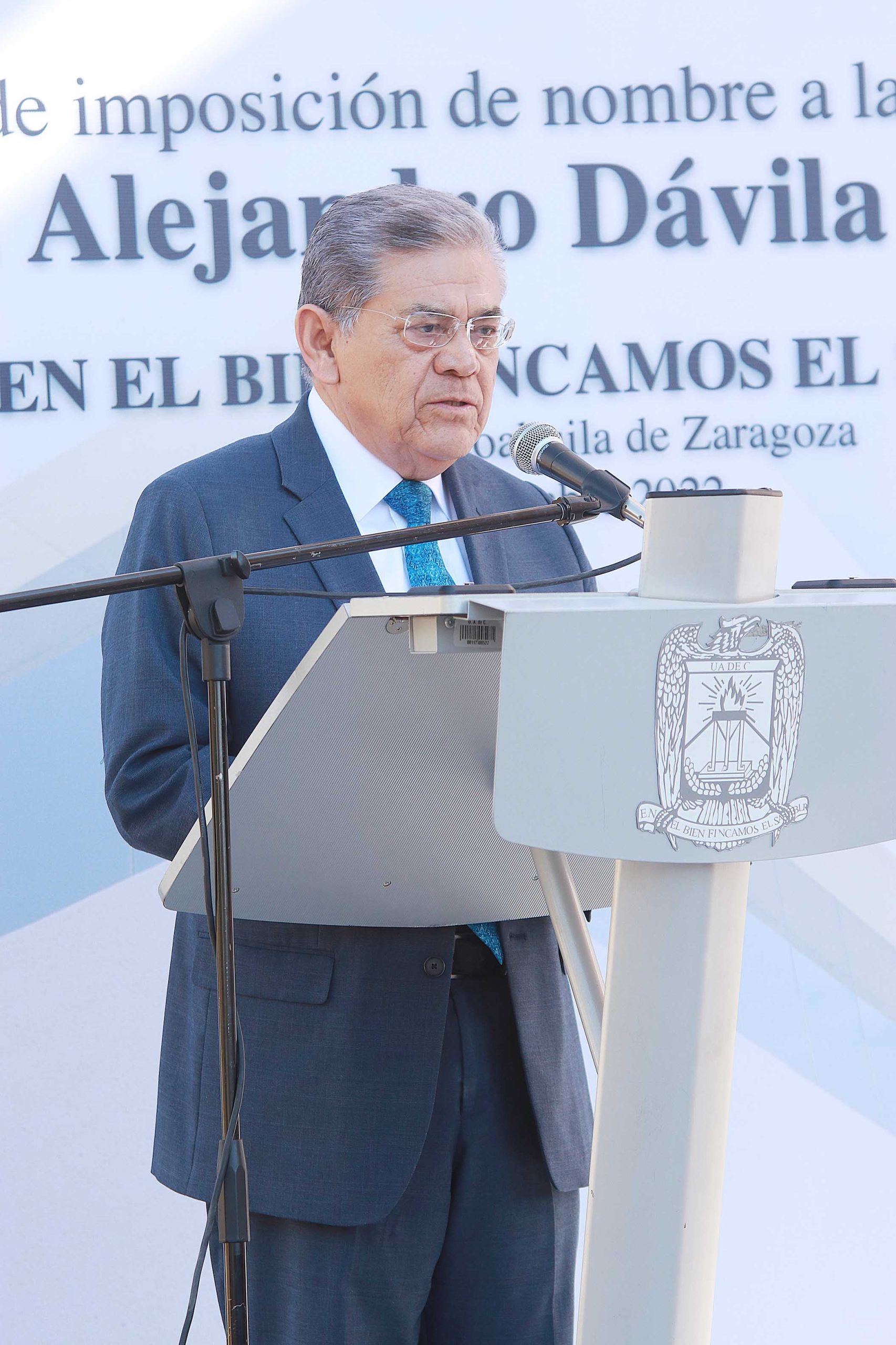 Impone UA de C el nombre del Dr. Alejandro Dávila Flores a la Infoteca ...