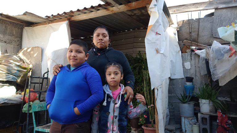 Muñecas y una bicicleta, la petición de un par de hermanitos para esta Navidad