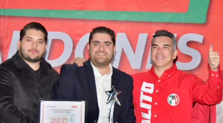 Reconoce Red de Jóvenes Por México al saltillense Eduardo Medrano