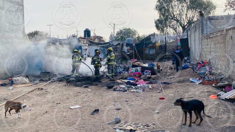 Incendio de tejaban deja a familia con lesiones y sin hogar