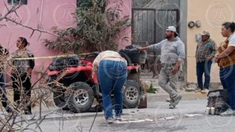 Muere menor al impactar una cuatrimoto en contra de vehículo estacionado