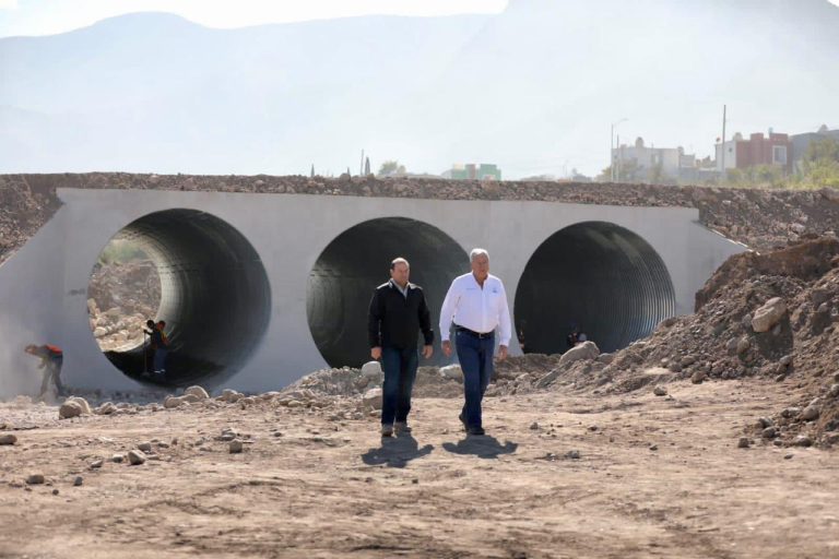 Obras que unen; Casi listo el paso vehicular en Lomas del Refugio.- Chema Fraustro