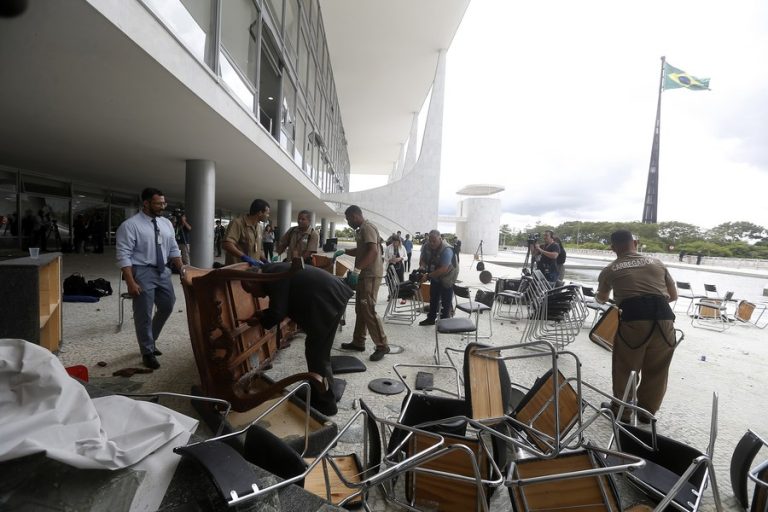 América Latina condena ataques a sedes del poder en Brasil