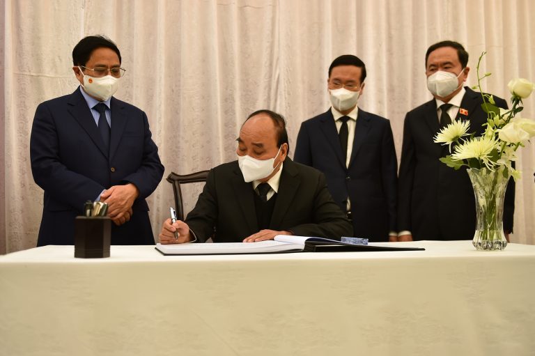 Dimite el presidente de Vietnam por escándalos de corrupción