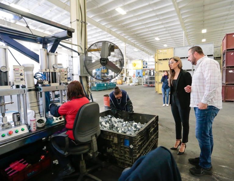 Edna Dávalos visita CP Manufacturing, empresa por expandirse en Ramos Arizpe 