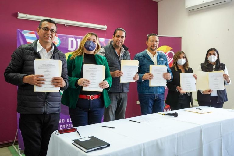 Firman convenio de colaboración ICATEC y Ayuntamiento de Ramos Arizpe