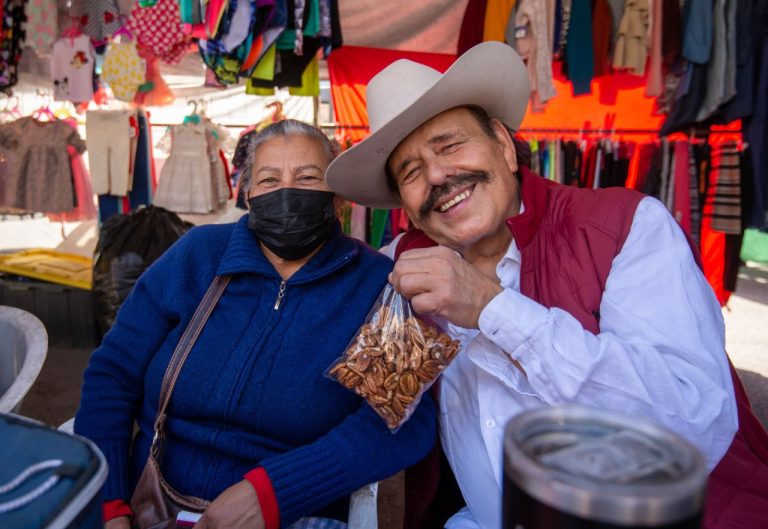 Hasta un millón de pesos se gastaría Guadiana por ir al Super Bowl