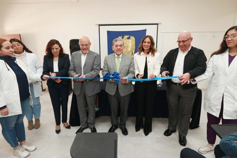 Inauguran en la Facultad de Medicina Unidad Saltillo de la UA de C el Aula de Usos Múltiples