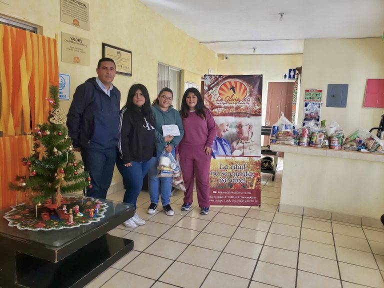 Jóvenes ateneístas apoyan a adultos mayores con entrega de alimento en asilo La Gloria 