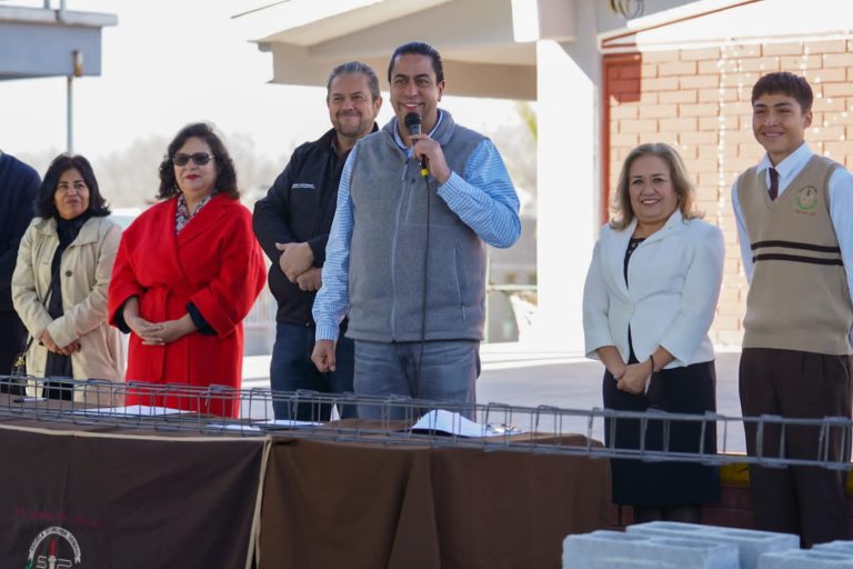 Lleva Chema Morales “Mejora tu Escuela” a la colonia Santa Fe