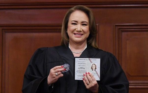 Ministra de la Corte sí plagió su tesis, concluye la UNAM