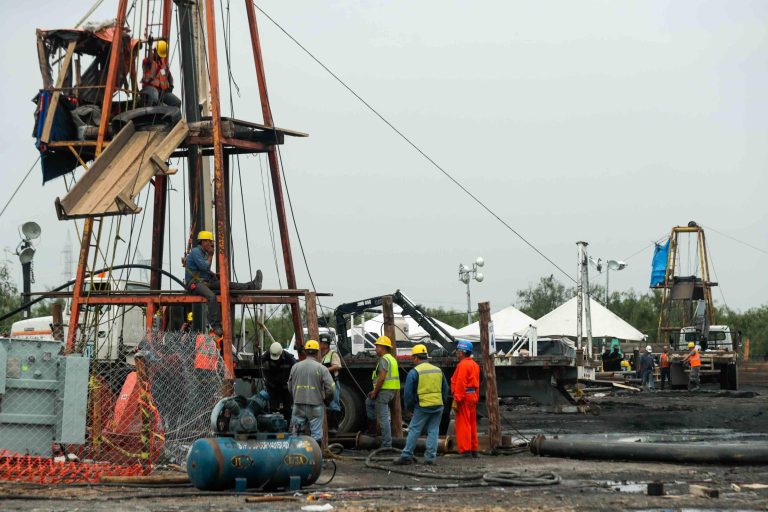 Presidente asegura que están cerca de rescatar cuerpos de mineros en “El Pinabete”