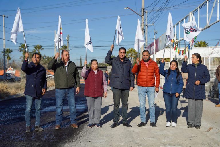 Recarpetean calles de la colonia Del Valle en Ramos Arizpe