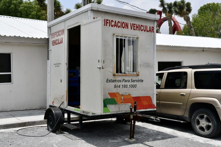 Responden conductores a servicio de verificación vehicular en Ramos 