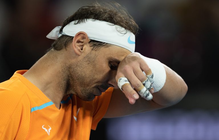 Se despide Rafael Nadal del Abierto de Australia por lesión