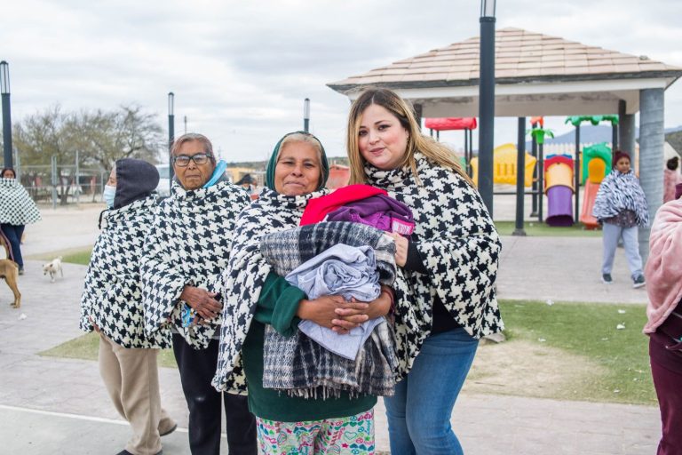 Visita Ana Lucia Cavazos las comunidades Las Esperanzas, Popa, Reata y Tuxtepec