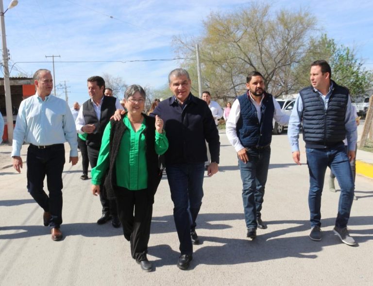 Inaugura Miguel Riquelme obras por más de 77 mdp y entrega escrituras a familias de los Cinco Manantiales