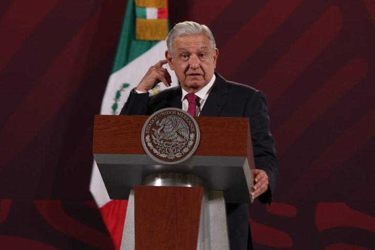 López Obrador califica al abogado de García Luna de “calumniador y chueco”