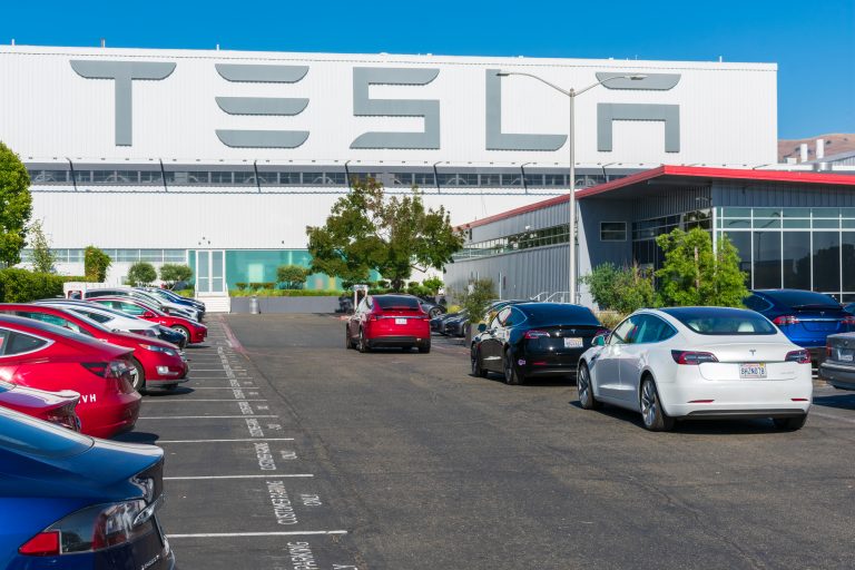 Tesla se instalará en México; AMLO alista llamada con Musk: Ebrard