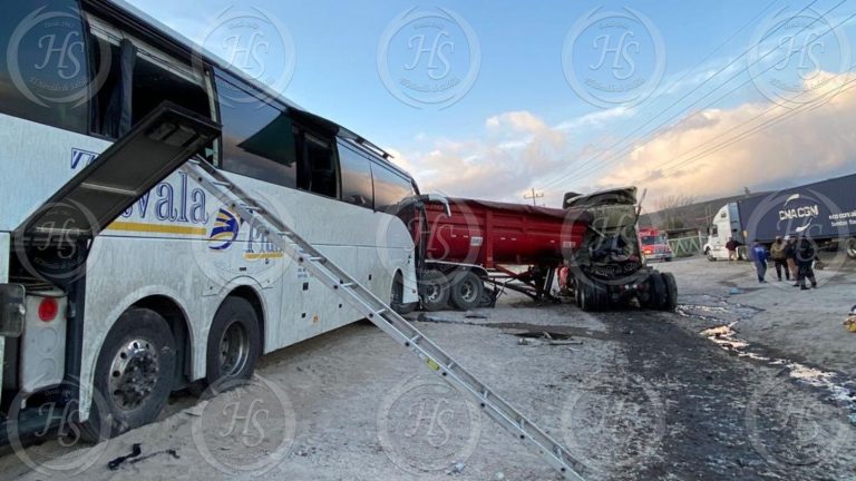 Accidente en la Saltillo-Zacatecas deja una persona sin vida y 30 lesionados