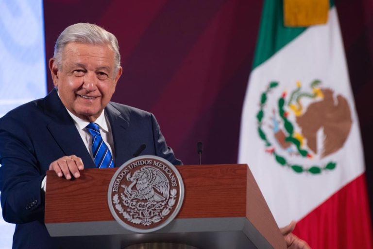 AMLO confirma demanda por daño moral contra abogado de García Luna