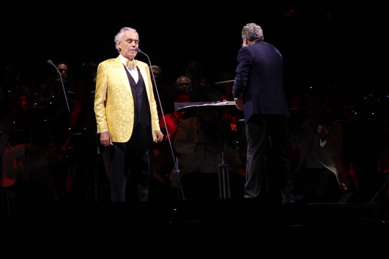 Andrea Bocelli conquista el Parque Fundidora con su flamante ópera