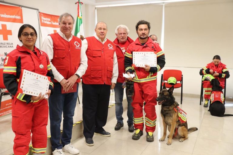 Cruz Roja reconoce labores de los perros rescatistas en Turquía