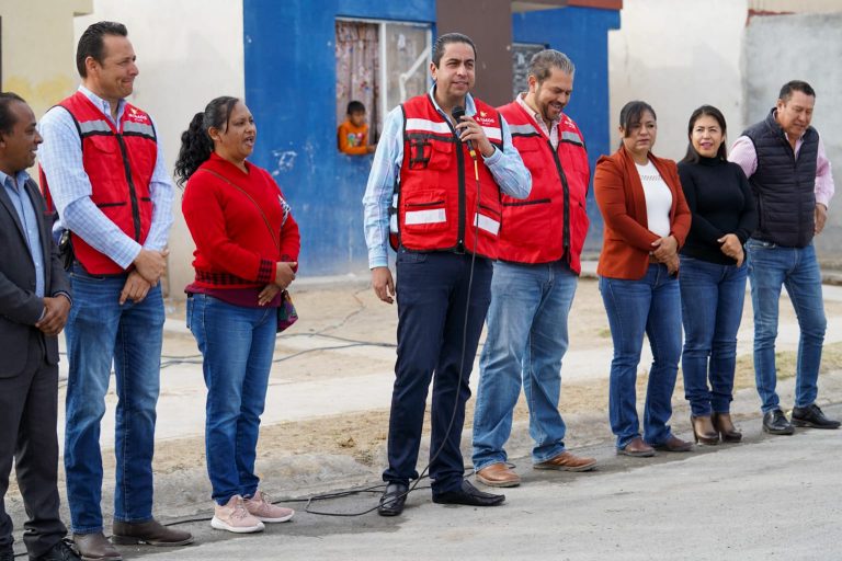 “Enchulan” casas y anuncian campo de fútbol en colonia Cactus