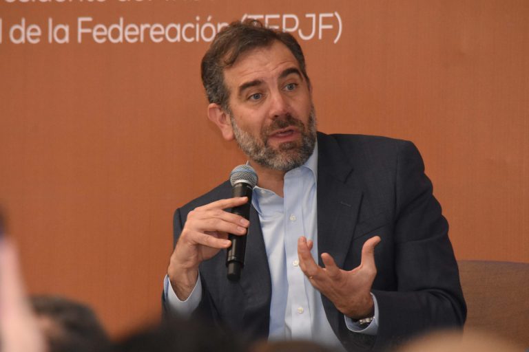 Fortalecimiento de democracia depende de decisiones que se tomen: Lorenzo Cordova