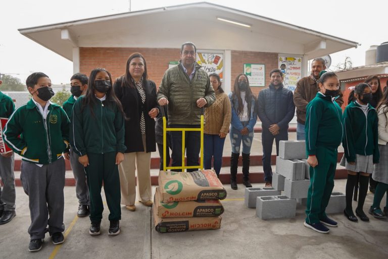 Lleva Chema Morales el programa “Mejora Tu Escuela” a la primaria Vicente Guerrero