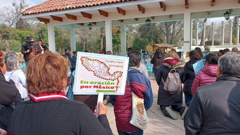 Oran integrantes de 40 Días por la Vida por el fin del aborto en Saltillo 