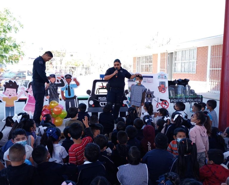 Policías de Ramos Arizpe promueven prevención de accidentes entre estudiantes