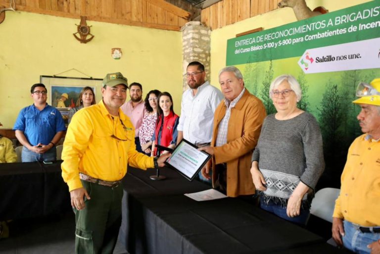 Reconoce Chema Fraustro trabajo de brigadistas forestales