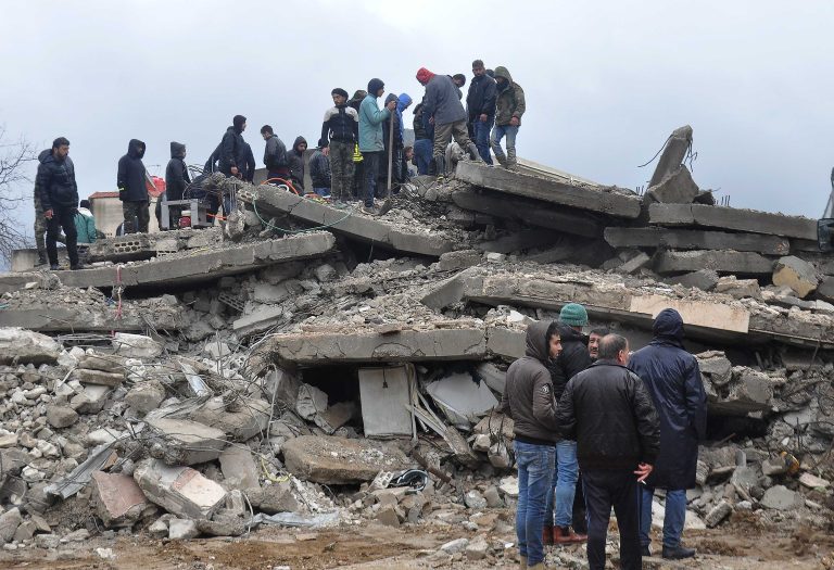 Turquía declara estado de emergencia para provincias afectadas por terremotos