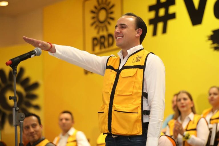 Rinde protesta Manolo Jiménez como candidato del PRD a la gubernatura de Coahuila