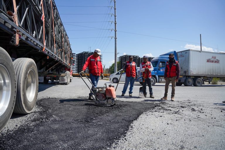 Avanza programa de bacheo en Ramos Arizpe