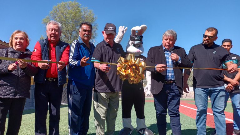 Inauguran rector de la UAAAN y Saraperos de Saltillo Complejo Deportivo del Centenario de esa casa de estudios 