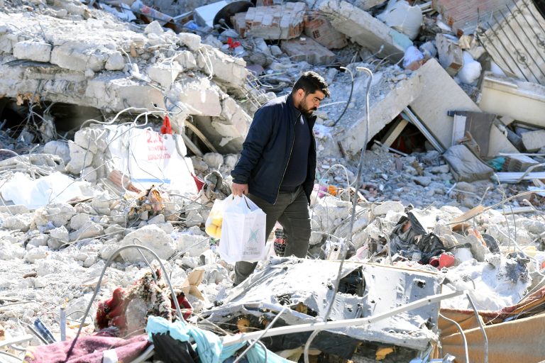 ONU sigue proporcionando ayuda tras sismos en Turquía y Siria