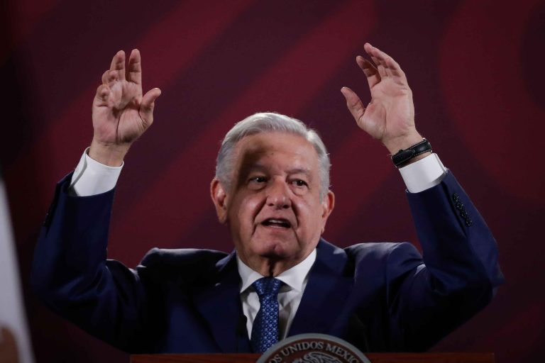 Quiere AMLO a un árbitro electoral que simpatice con Morena