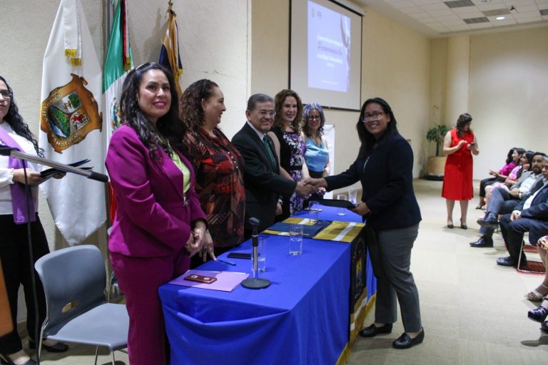 Reconoce UAdeC a las ganadoras del “Reconocimiento a la Mujer Universitaria 2022-2023”