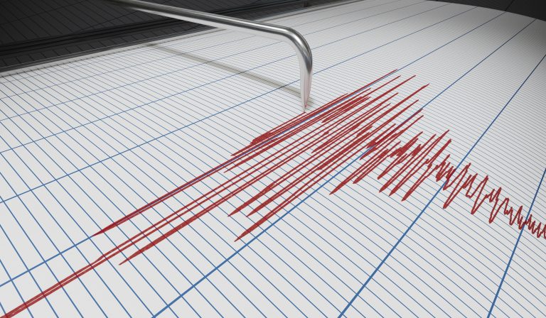 Al menos doce muertos y 70 heridos por terremoto de magnitud 6.5 en Afganistán