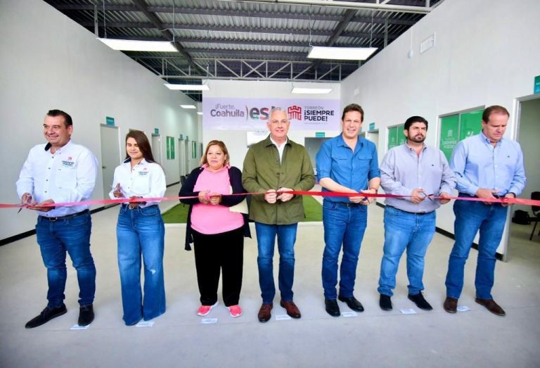 Alcalde Román Alberto Cepeda González inaugura el Centro Comunitario La Perla, en Torreón