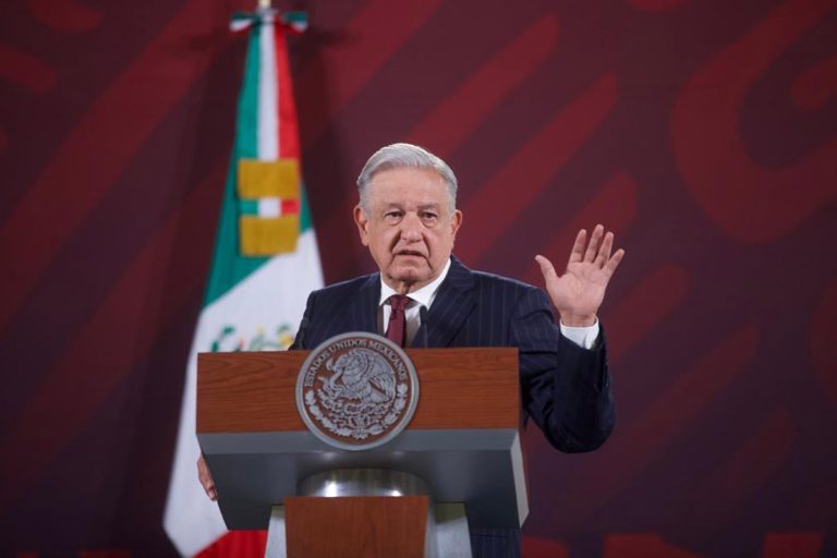 López Obrador rechaza que Sedena espíe y que sólo hace labores de inteligencia