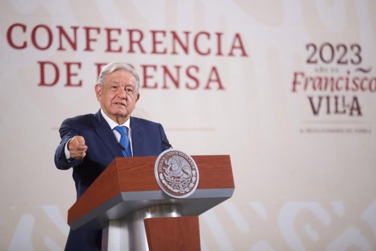 Tras freno de la Corte al Plan B, AMLO se lanza en su contra