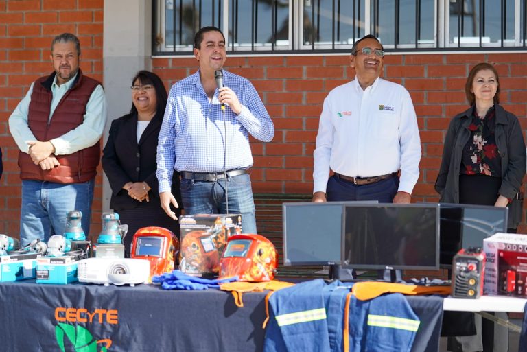 Brindan mayor equipamiento al CECyTE con el programa “Mejora Tu Escuela”