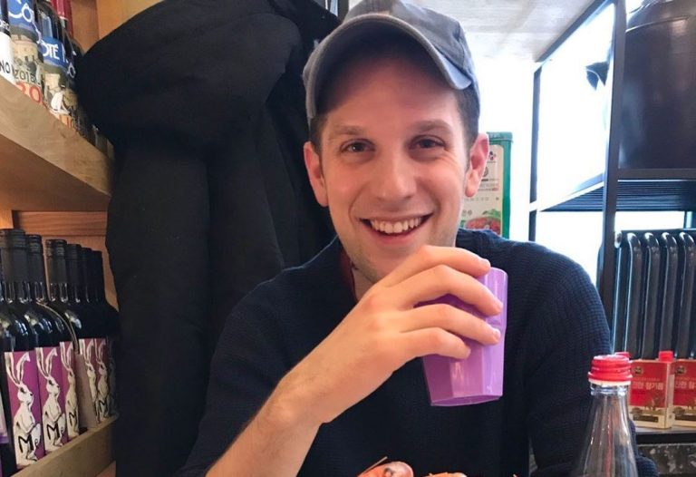 Detienen a periodista de The Wall Street Journal en Rusia por supuesto espionaje