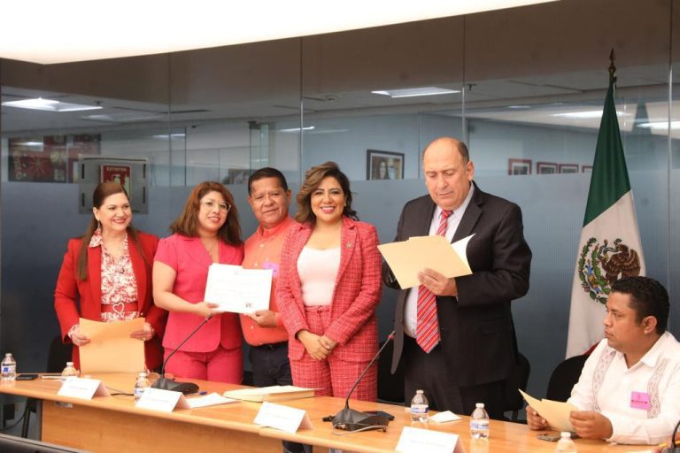 Diputados Rubén Moreira y Lorena Piñón designan al segundo bloque de coordinadores municipales y distritales de Enlace Legislativo en Veracruz