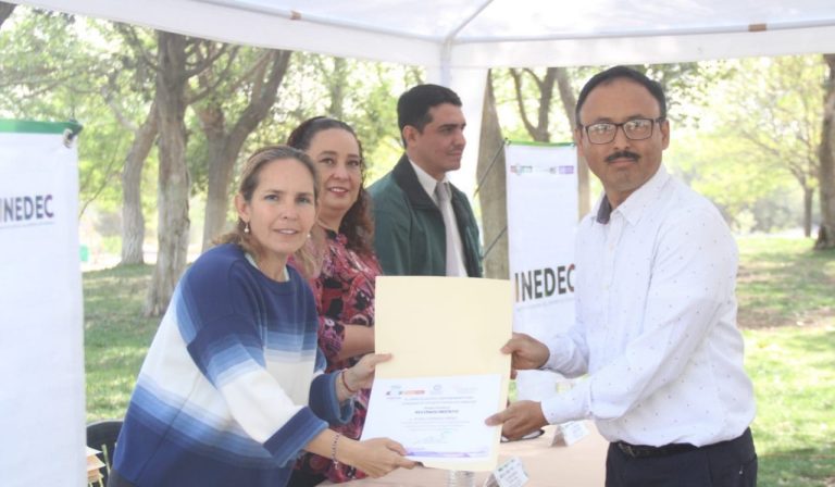 Entrega INEDEC constancias del curso ‘Acoso y Hostigamiento Sexual’