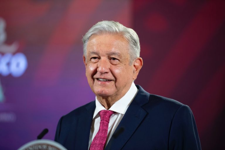 “El fentanilo se produce en México”: Gobierno de EU contradice a AMLO