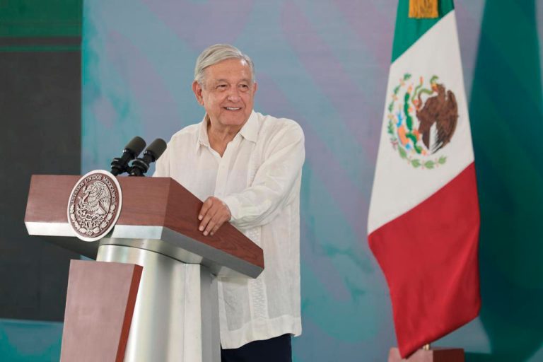 Lázaro Cárdenas Batel se va a la CELAC, confirma AMLO